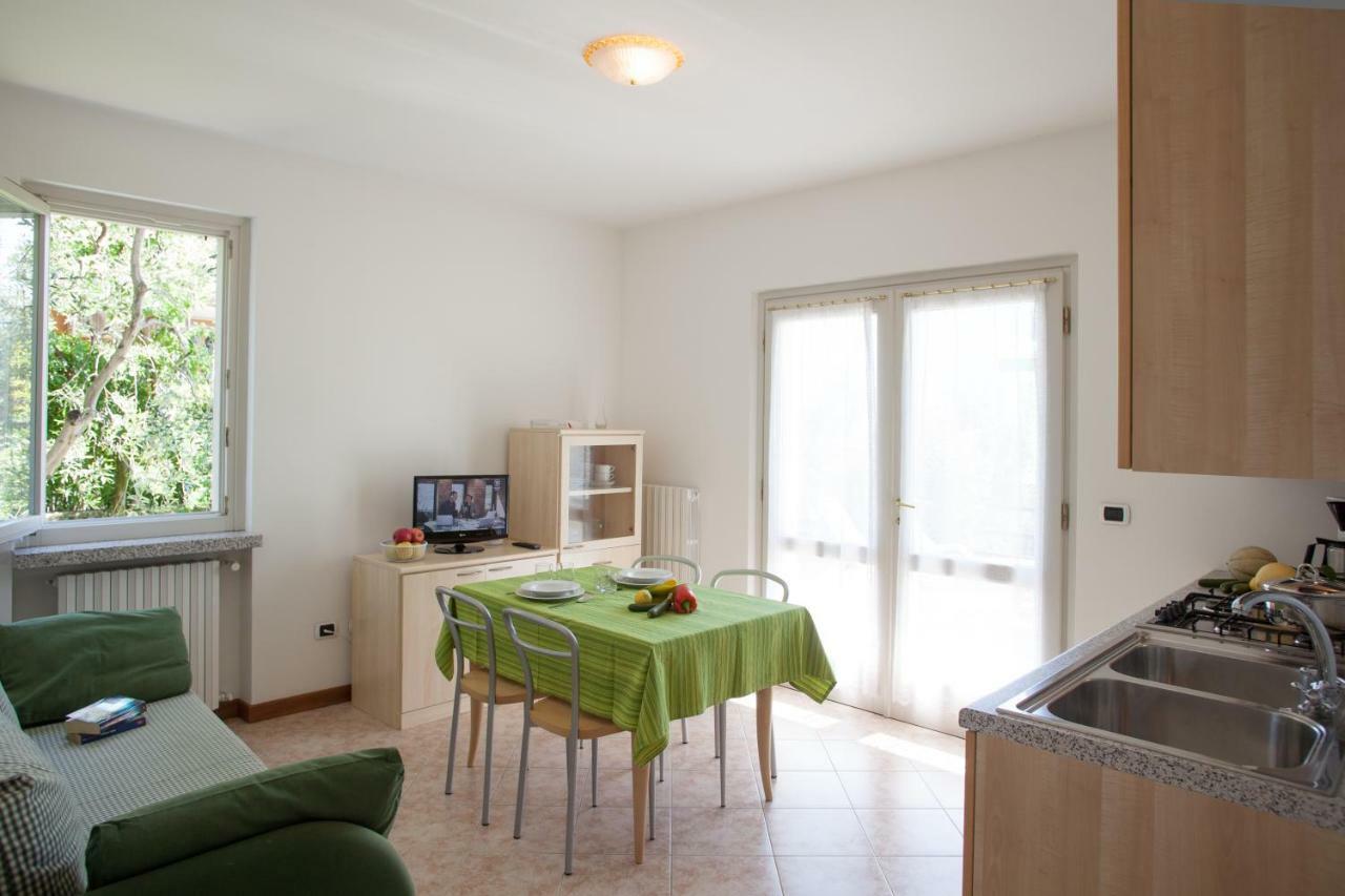 לימונה סול גרדה Residence Villa Aranci מראה חיצוני תמונה